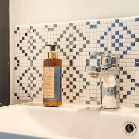 Rent Like - Krucza 46 Varsó