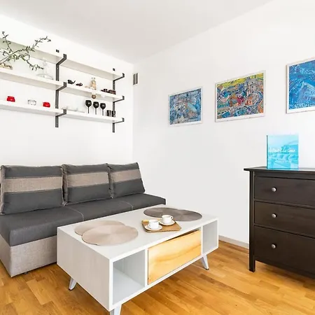 Rent Like - Krucza 46 * Varsó