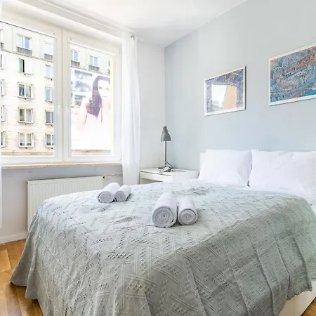 Rent Like - Krucza 46 * Warschau