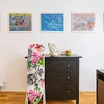 Rent Like - Krucza 46 *